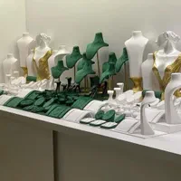 طراحی و ساخت دکور طلا ویترین طلا و جواهر جعبه طلا|جواهرات|ری, دولت‌آباد|دیوار