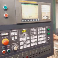 اپراتور تراش CNC و کارگر ساده
