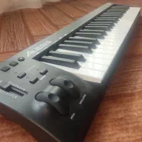 میدی کنترلر Alesis q49