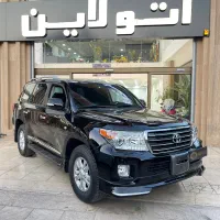 تویوتا لندکروز مدل ۱۱