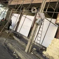 نصب درب کرکره و شیشه سکوریت|خدمات پیشه و مهارت|زاهدان, |دیوار