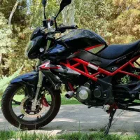 بنلی ۱۵۰ نیوفیس|موتورسیکلت|اصفهان, باغ گلها|دیوار