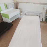 یک دستگاه موتور شارژی و دو عدد تخت وکمدبچه|اسباببازی بچه|کازرون, |دیوار