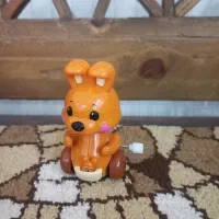 تعدادی اسباب بازی نو|اسباببازی|پرند, فاز ۵|دیوار