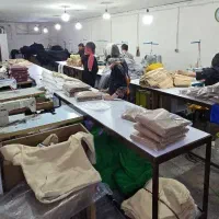 وسط کار و بسته بند خانم