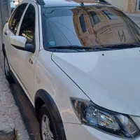 کوئیک R ۱۴۰۰ سفید مشکی خونگی + پخش حرفه ای|خودرو سواری و وانت|لنجان, |دیوار