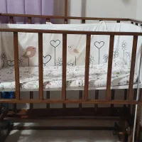 تخت نوزاد چوبی|تخت و صندلی بچه|اراک, |دیوار