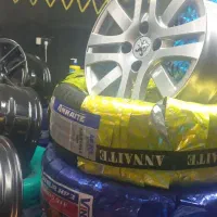 کارگر ساده در لاستیک فروشی