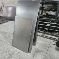 مونتاژ کار تابلو برق و کارگر ساده
