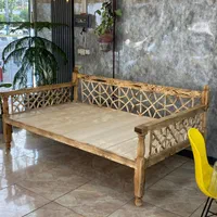 تخت سنتی، صندلی راک، میز و صندلی