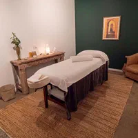 ماساژ با قیمت بسیارمناسب وخدمات حرفه ای (آقا هستم)