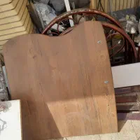 سه تخت بزرگسال ویک عددتخت بچگانه چوبی