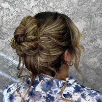 میکاپ شنیون رنگ لایت فر شش ماهه کوتاهی ..|خدمات آرایشگری و زیبایی|شیراز, درکی|دیوار