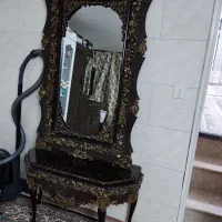 آیینه بزرگ و پایه