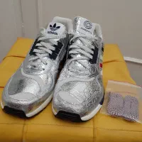 کتونی اورجینال گل سایز زرورقی کانسپت zx9000