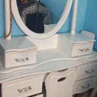 تخت و میز آینه