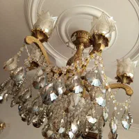 لوستر|لوستر و چراغ آویز|کرج, ساسانی (قلمستان)|دیوار