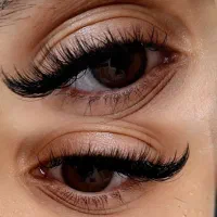 خدمات مژه و آرایش دائم به همراه آموزش