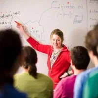 تدریس زبان راهنمایی و دبیرستان خصوصی