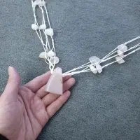 گردنبند سنگ و  نخ