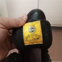 بوت کاترپیلار|کیف، کفش، کمربند|شاهینشهر, بنیاد ازدواج|دیوار