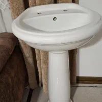 روشویی پایه دار