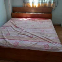 تخت دونفره ومیزتوالت و اینه