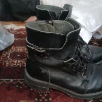 تعدادی نیم بوت و کفش مجلسی سالم