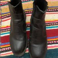 نیم بوت|کیف، کفش، کمربند|مشهد, راه آهن|دیوار