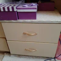 کمد و یک عددپاتختی