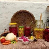 ترشی خانگی با بهترین کیفیت کاملاً بهداشتی|خوردنی و آشامیدنی|فولادشهر, B5|دیوار