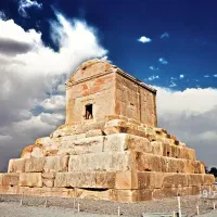 همخانه یا همخونه آقا هستم