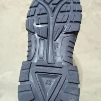 کفش کار ایمنی|کیف، کفش، کمربند|پرند, فاز ۶|دیوار