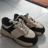 نیم بوت و کتونی|کیف، کفش، کمربند|اندیشه, اندیشه فاز ۱|دیوار