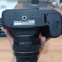 دوربین canon 90D در حدنو با لنز 50 میلی متر f 1.4|دوربین عکاسی و فیلم‌برداری|تهران, جنت‌آباد جنوبی|دیوار