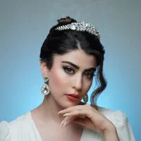 میکاپ و شینیون|خدمات آرایشگری و زیبایی|رشت, معلم|دیوار