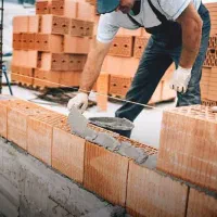 بنایی و زیربنایی وانجام تمام کارهای ساختمانی و..