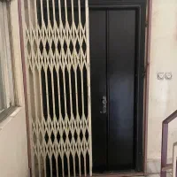 گارد آکاردئونی و درب چوبی سالم