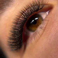 اکستنشن مژه حرفه ای با بهترین متریال و ماندگاری