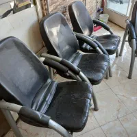 پج عدد صندلی بدنه فلزی محکم