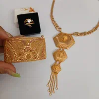 تکپوش اماراتی لوکس ۵۰۰ بالای تابلو