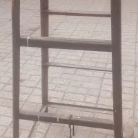 چهار پایه آهنی