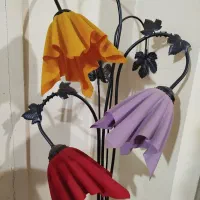 آباژور ایستاده