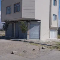 فروش دوعدد مغازه ویک واحد مسکونی