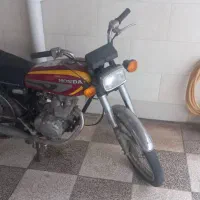 موتور سیکلت  ۱۲۵  با برگه اوراق