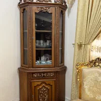 بوفه چوبی کنده کاری شده