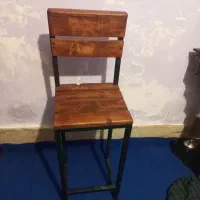 صندلی و تابلو