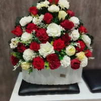 باکس و دسته گل مصنوعی