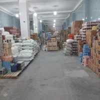 کارگر همراه با جای خواب