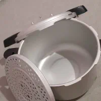 زودپز بزرگ|ظروف پخت‌وپز|ایلام, |دیوار